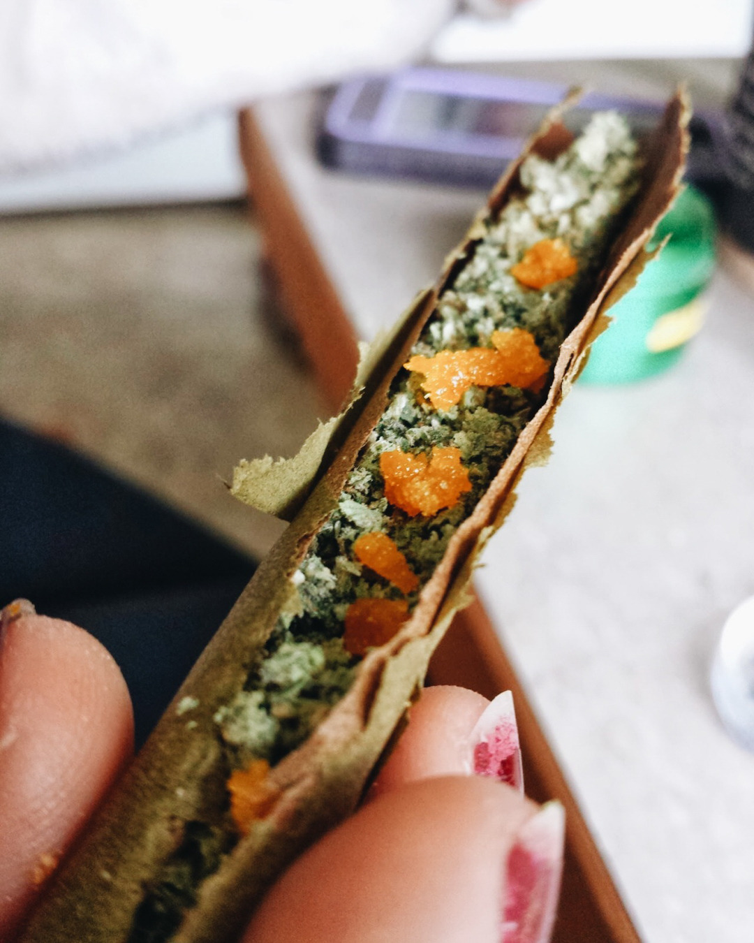 roll-it-smoke-it:  🍍 Share The Happiness 💨