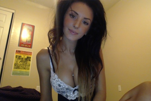 filthylinen:  hedonisticalien:  drunky drunk  i am crying 