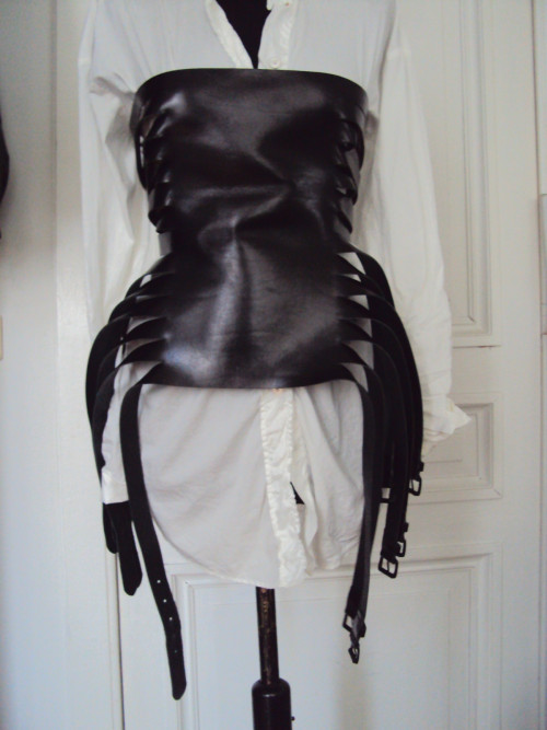 lacollectionneuse:14-strap corset • ann demeulemeester£1.00
