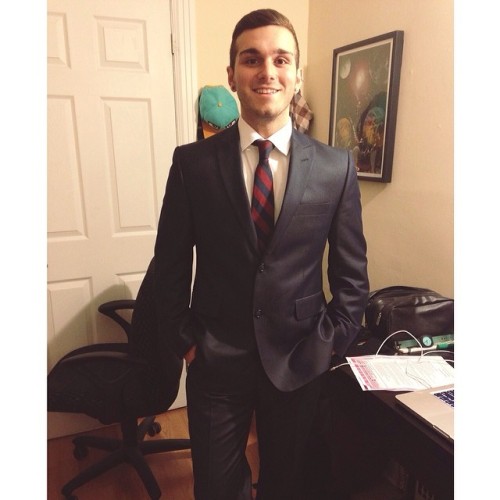 XXX mikerizzi:  Guys I tied my own tie for my photo