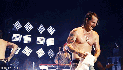 https://shirtlessnlw.tumblr.com/post/130446120554