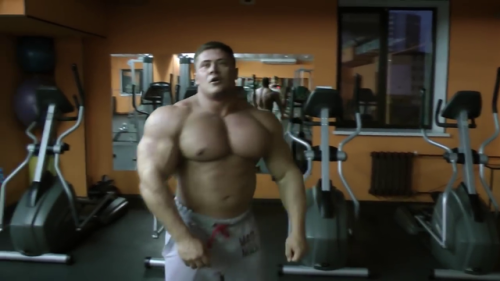 msl4big: Denis Bazhanov. Filling out his vest and track pants v nicely thank you.