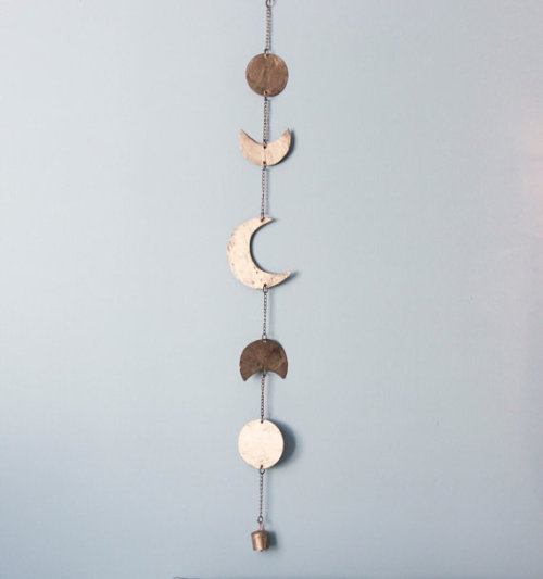 thebohoboutique:Moon Phase Wall Hanging //Everwear101