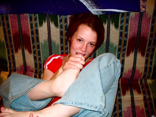 Foot massage fetish and barefoot fetish. Sexy with kinky foot fetish girl today