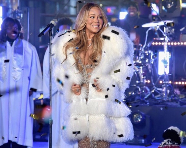 cindycrawford:  throwback to mariah’s 2018 new years eve performance 😍 