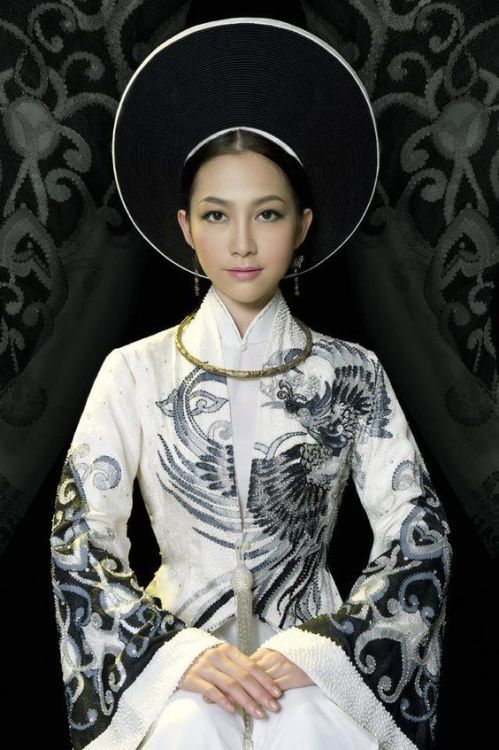 Vietnamese ao dai