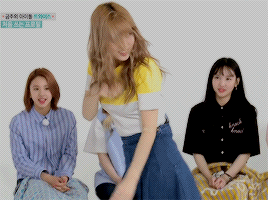 unayeon:  sexy dance of momo at weekly idol ft. hani fangirl 