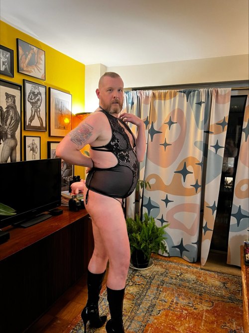 Had A Great Time Tonight With A Diaperboy! He Got Some Great Sissy Pics Of Me. I Love Myself Like This!