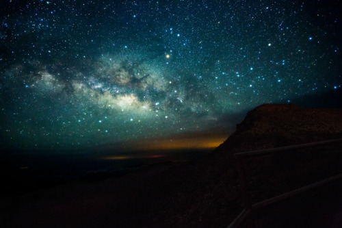 just–space:The Milky Way above Haleakala Volcano, Mauijs