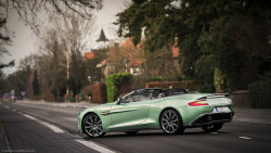 automotivated:  Aston Martin Vanquish Volante