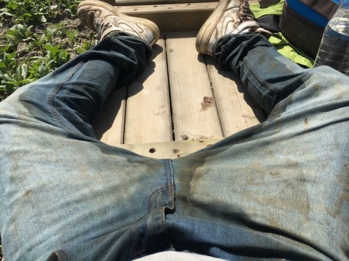 Had some outdoor fun again today. Took some laxatives in the morning but they didn’t do anything strangely - so I had to resort to lots of pissing to get the shit flowing through my clothes :) The dozens of flies around me all the time seemed to enjoy
