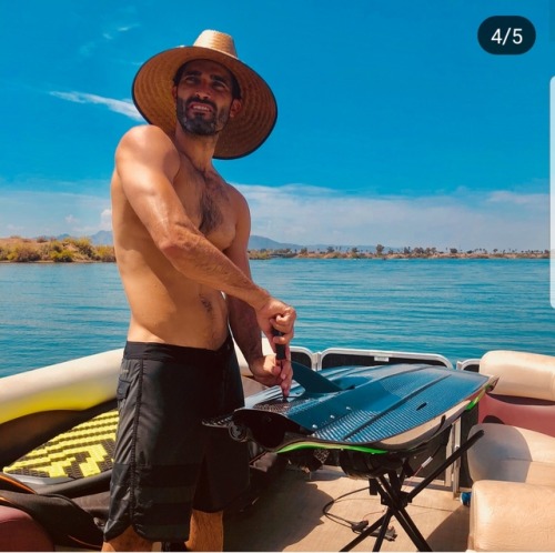 Tyler Hoechlin Jetsurfing And On A Boat :) (Mini Tyler Hoechlin Crack) 