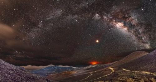 Milky Way and Mars a few nights ago from the top of Haleakala, with Kilauea in the background.