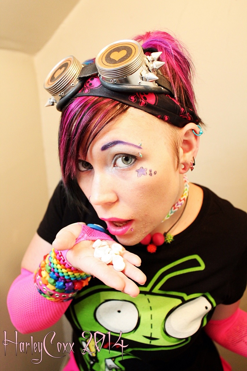 harleycoxx:  New phot set like and re-blog