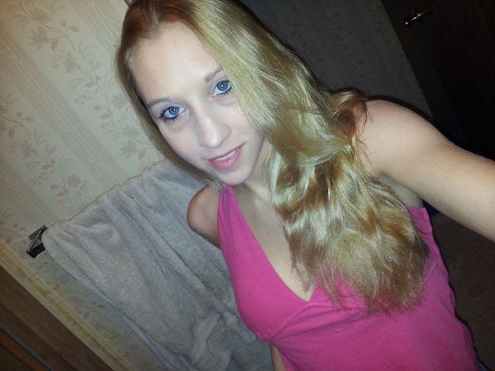 showoffdatgirl:webslutexposer:Abbey T.Spread that cunt whore