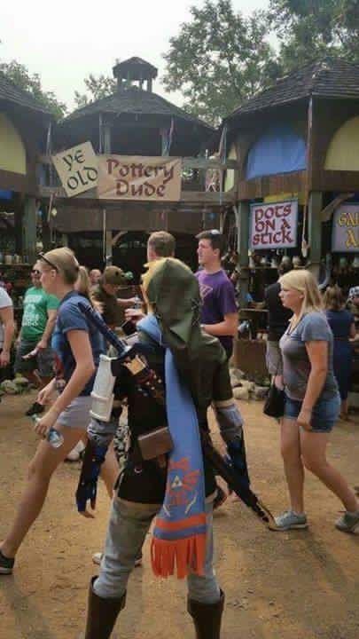 lolfactory:  It’s about to go down! ➨ funny tumblr ✚follow LOLFACTORY on tumblr[this funny picture via lolsnaps] 
