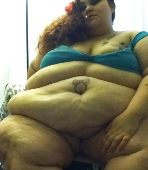 ssbbwpeter485:  ssbbw, bbw, fat, feedee, feederism, big belly   So much more to love,Bigger