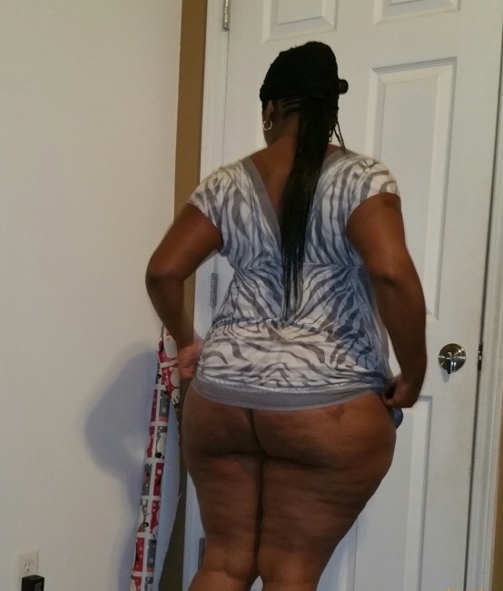 thewildassortment:  313bigbootyluver:  snoop11088:  Thick  Indeed she is  Nice!!!