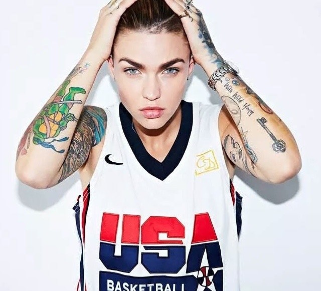 eden-duh:  I think I found my future wife.  😍