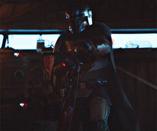 bestintheparsec:The Mandalorian 1.01 || The Book of Boba Fett 1.05 #Im incoherent #didnt realize how MUCH I actually missed tin can man until last night jfc #bobf spoilers#the mandalorian #the mandalorian spoilers