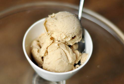 healthyreality:  flyhealthy:  s-taymotivated:  THIS SHIT IS BANANA’S - B.A.N.A.N.A’S  BANANA ICE-CREAM SCREAM CAUSE IT’S HEALTHY!  ALL HAIL THE HEALTHY BANANA ICE-CREAM QUEEN! Ingredients:  Frozen bananas (1 banana makes ½ a cup of ice-cream!