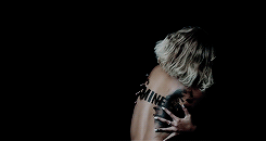 gayscifi:   MAKE ME CHOOSE: daniels-gillies asked   rihanna or beyoncé?   