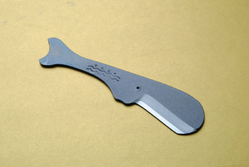 cassisnotaphony:tseniv: sturmgewehrr: laughingsquid: High Carbon Steel Utility Knives Crafted To Loo