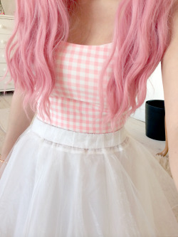 lacebowlittle:  Pink Gingham crop top | Sheinside