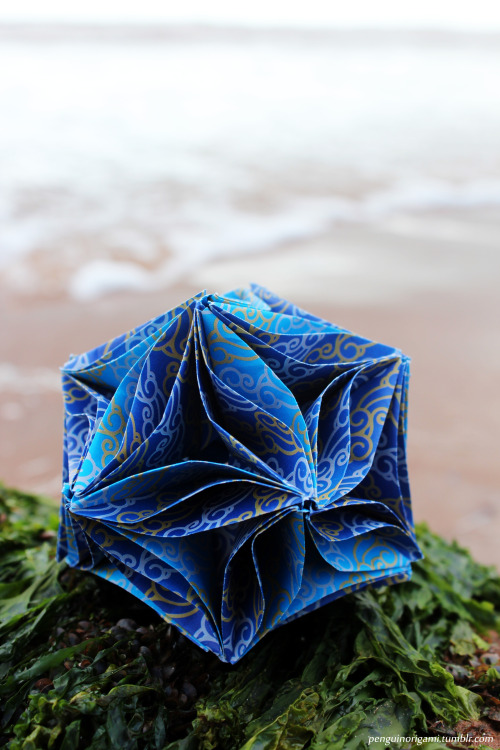 penguinorigami:Waves, designed by Meenakshi Mukerji, 30 units.With wave pattern paper, also by the w