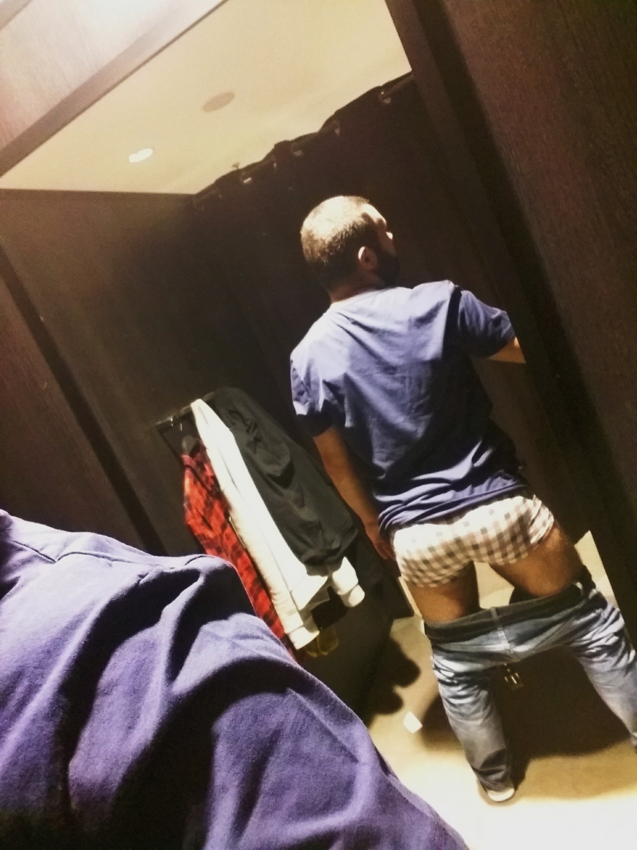 me-and-my-beard:All the boys think its cake when they taste my,  You dont even need