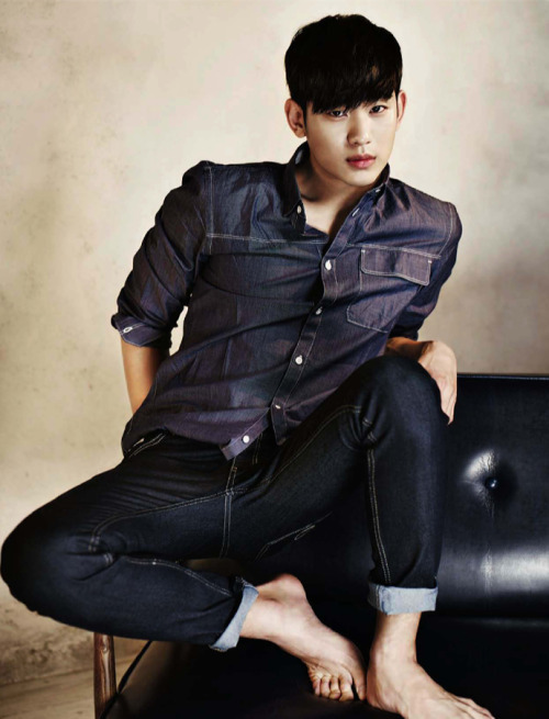 kmagazinelovers:  Kim Soo Hyun - Esquire Magazine March Issue ‘14 