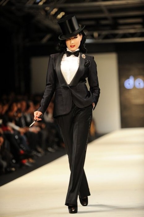 meninlingeriewomeninsuits:Dita von Teese