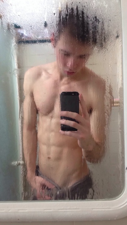 https://horniboisteenbois.tumblr.com/post/169520475470