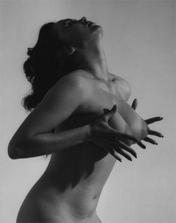 hoodoothatvoodoo:  Andre de Dienes 1950s