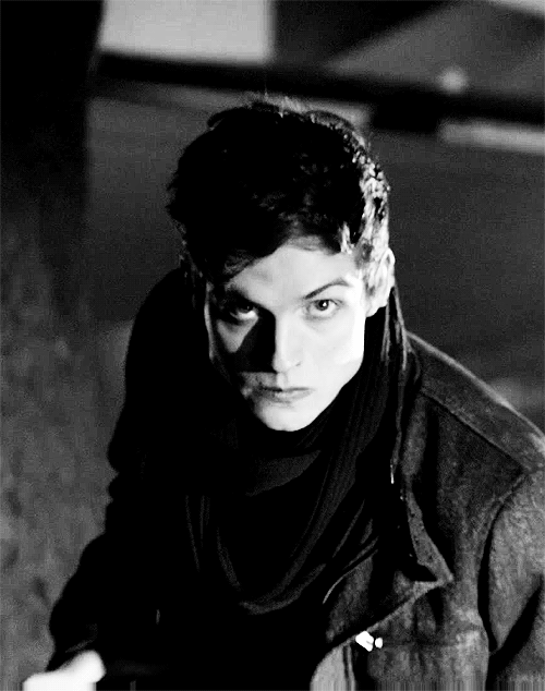 Daniel Sharman