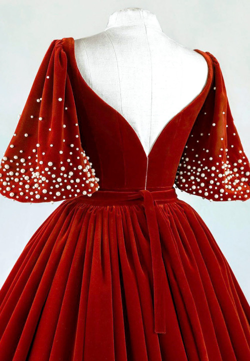 Favourite Designs: Frieda Leopold ‘The Mushroom’ &amp; ‘Autumn Fairy’ Haute Couture Gowns [x][x]