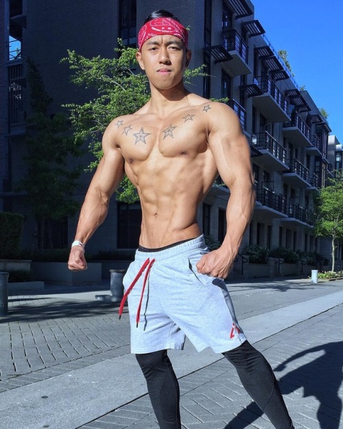   John Van 🇰🇭 🇨🇦 @Vanphysique porn pictures