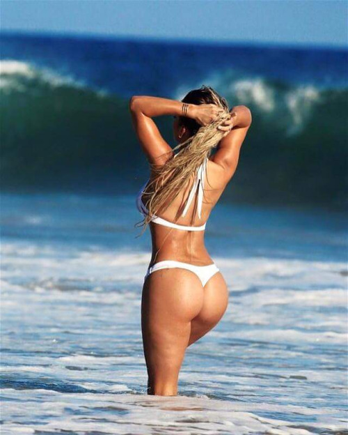 Perfect Ass on Amy Lee Summers! http://ift.tt/2cHZx2f