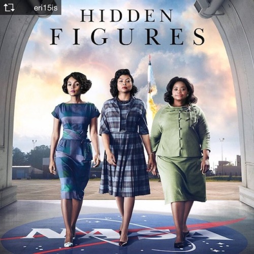 Repost from @eri15is Hidden Figures! That&rsquo;s simply AWESOME☺️ 前から気になっていた映画、#hiddenfigures を飛行機で