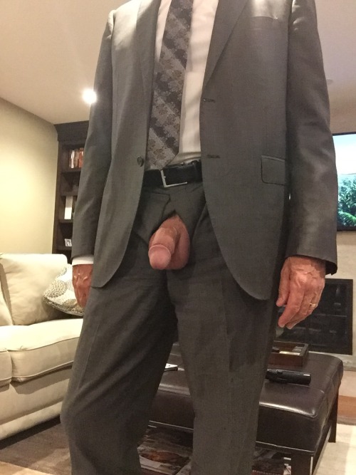 clintonneke:  keirsraan:  Today’s suit, better remember to do up my fly before I leave the hou