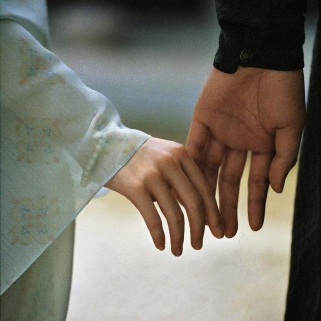 XXX chthonic-empyrean:Hands are unbearably beautiful. photo