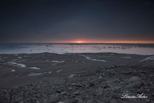The First Sunrise Of The Spring Snapped At Argentina’s Marambio Base In Antarctica On November 10th