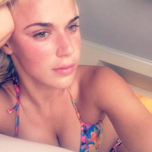 The Ravishing Russian Lana’s bikini selfies!