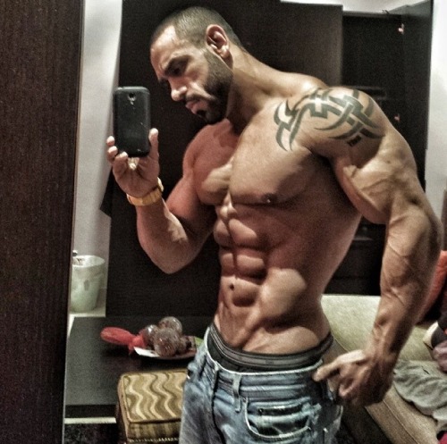 plus1please:  Praise Allah!!!! This man right here!!!!!