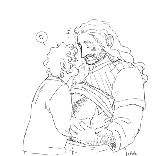 rutobuka2: @queenfurball prompted Bilbo loving that Thorin tum!! ♥w♥