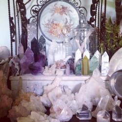 owls-love-tea:  Don’t forget to put your crystals out tonight, under the blue moon! 💙🌙✨