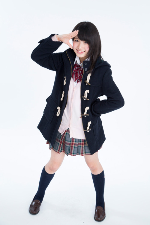 beolab5: Posing Schoolgirl - Owada Nana (大和田南那) AKB48