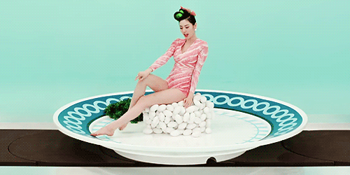 simsterfy:  Even when she’s salmon, she’s still the beautiful Nana. 