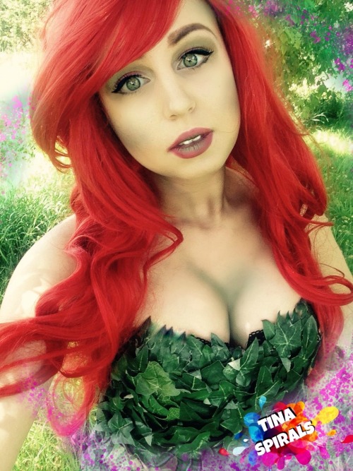 comicbookcosplay: Tina Spirals as Poison Ivy cassiadia.wix.com/tinaspirals | facebook.com/