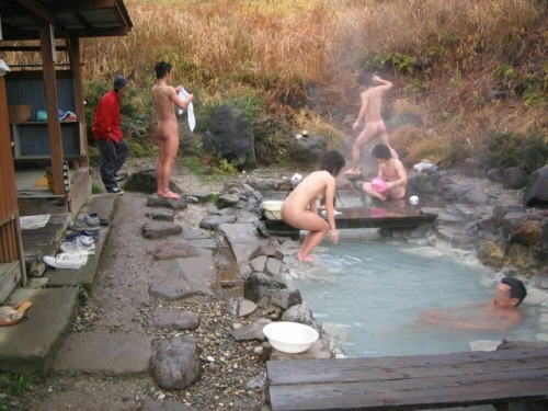 nuwd:More nudists and naturists: http://nuwd.tumblr.com/archive japanese hot springs – onsen